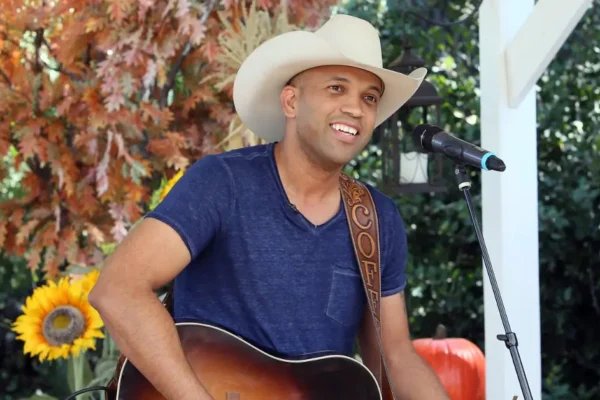 Coffey Anderson Net Worth